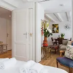 House Of Arts - City Centre Apartment