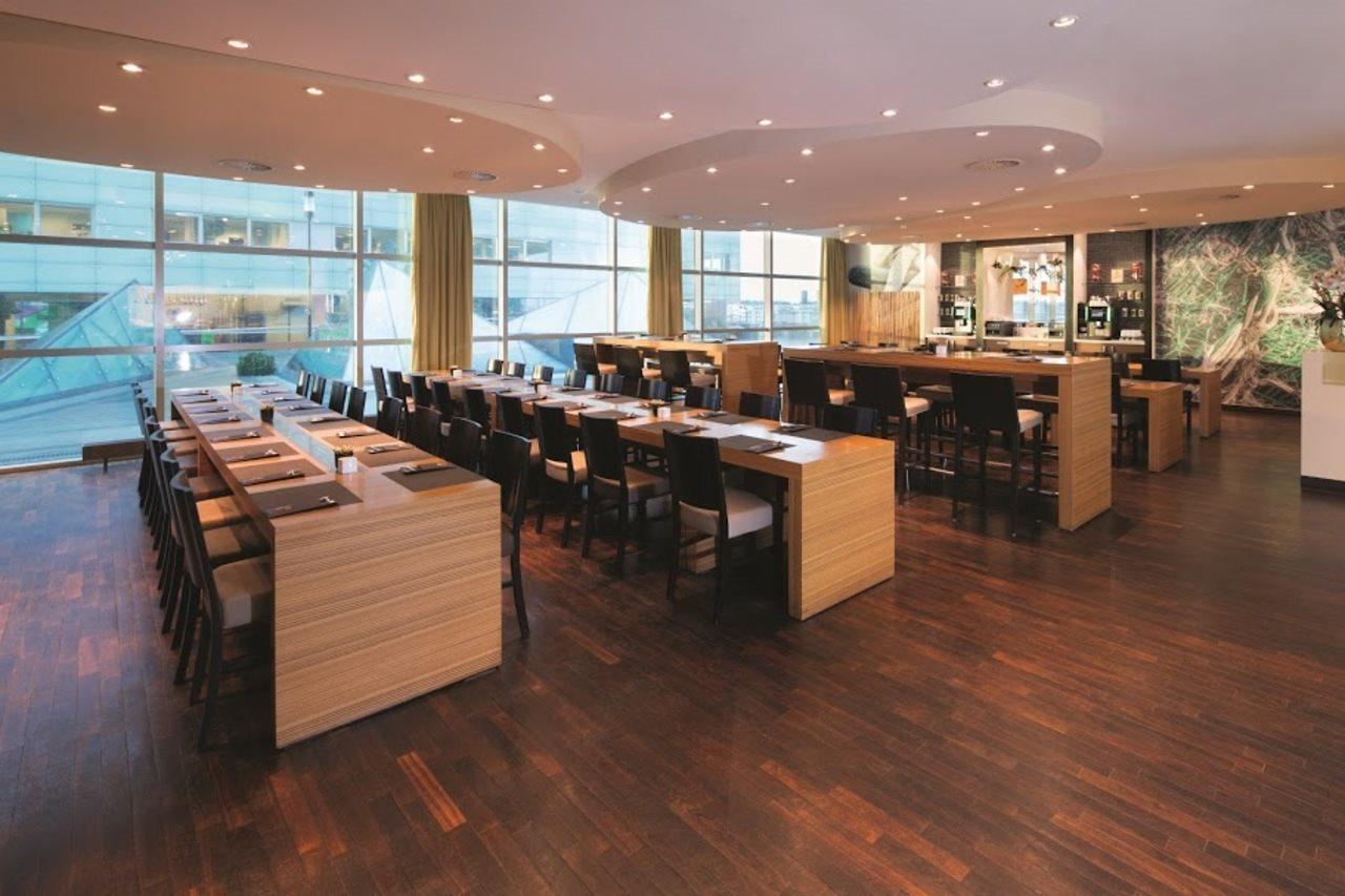 Mövenpick Centre