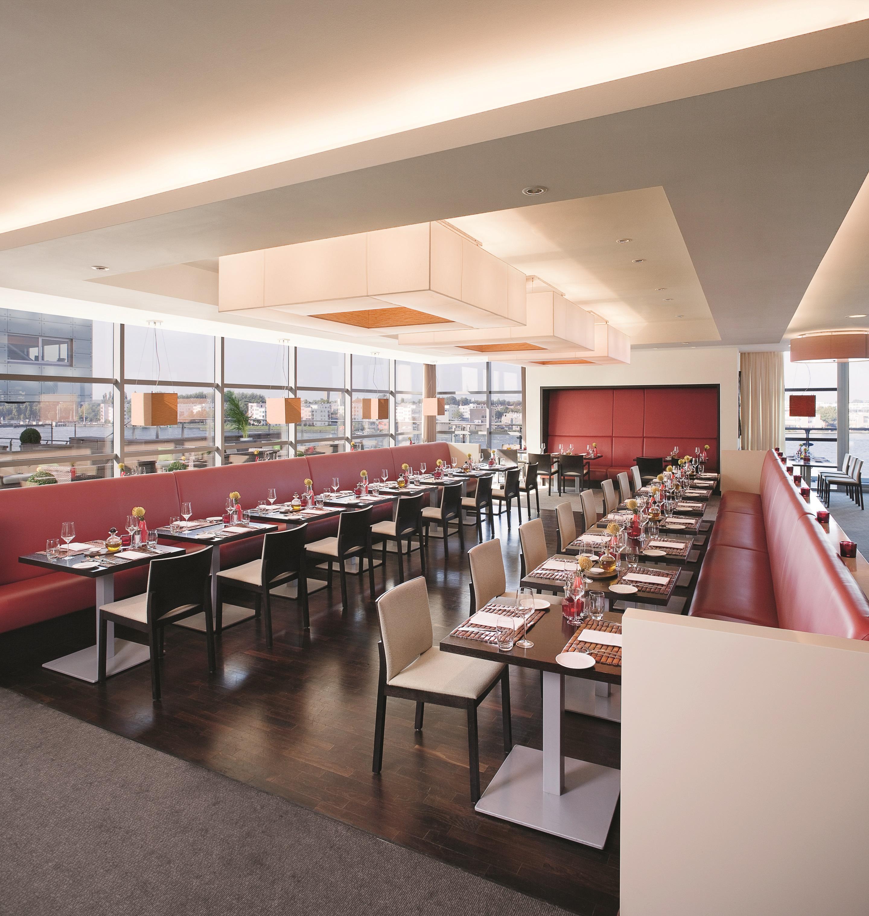 Mövenpick Centre Hotel 4*