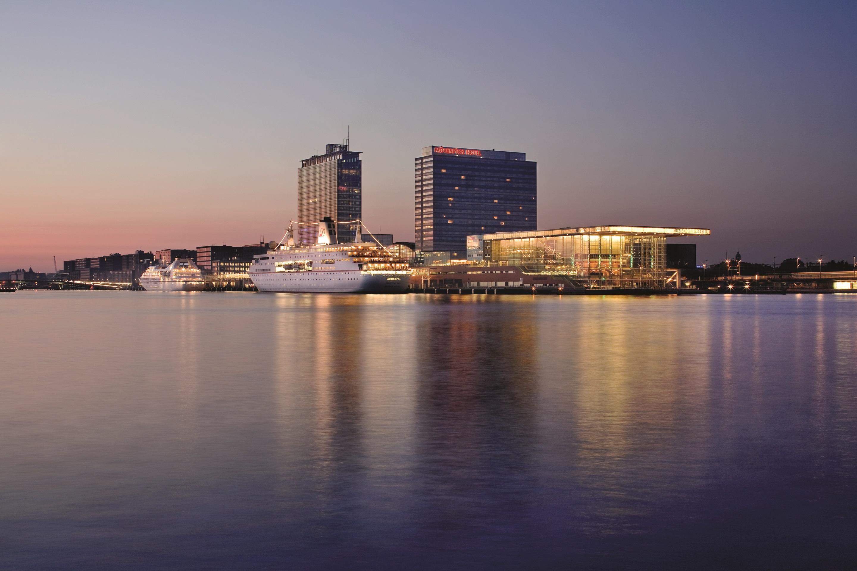 Mövenpick Centre 4*