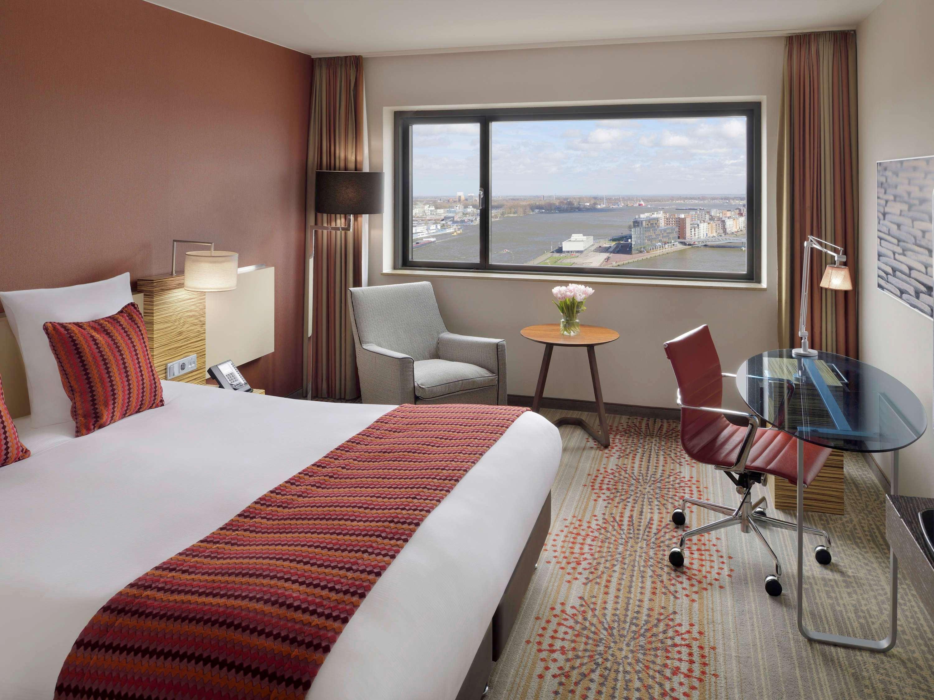 Mövenpick Centre 4* Amsterdam