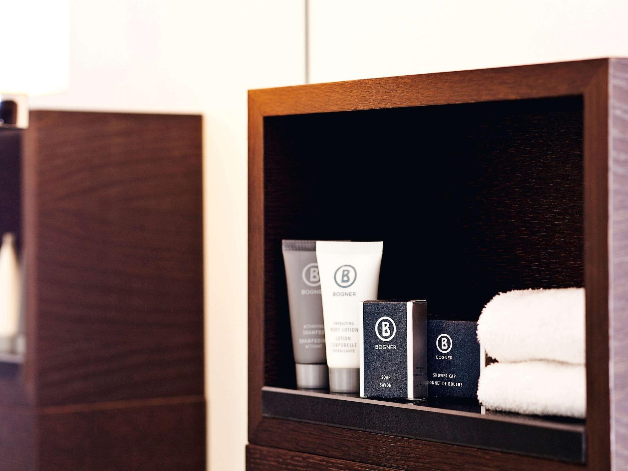 Mövenpick Centre Hotel 4*