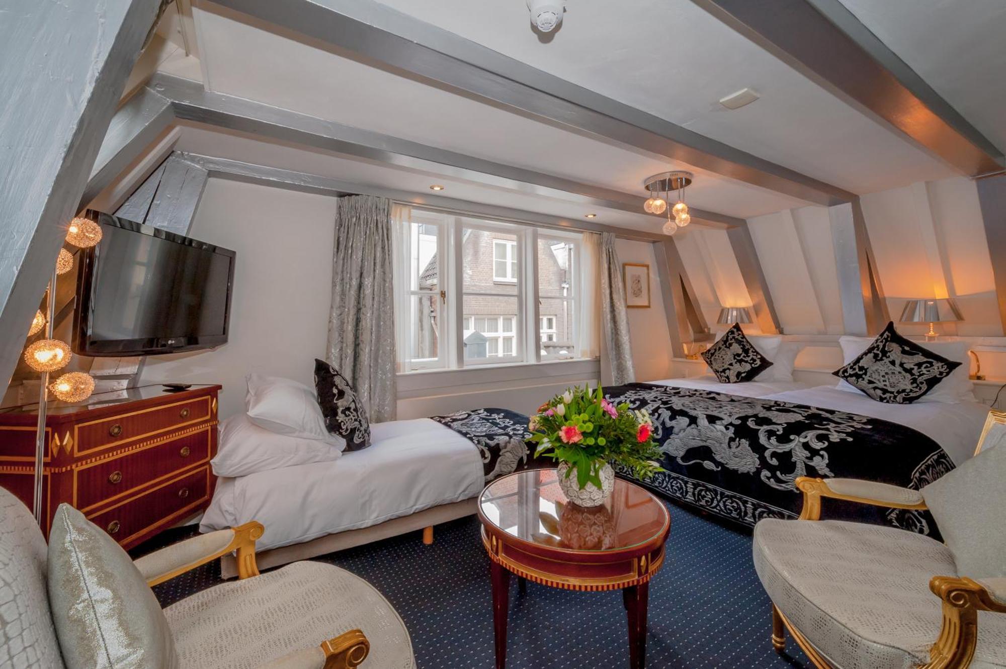 Hotel Ambassade 4*