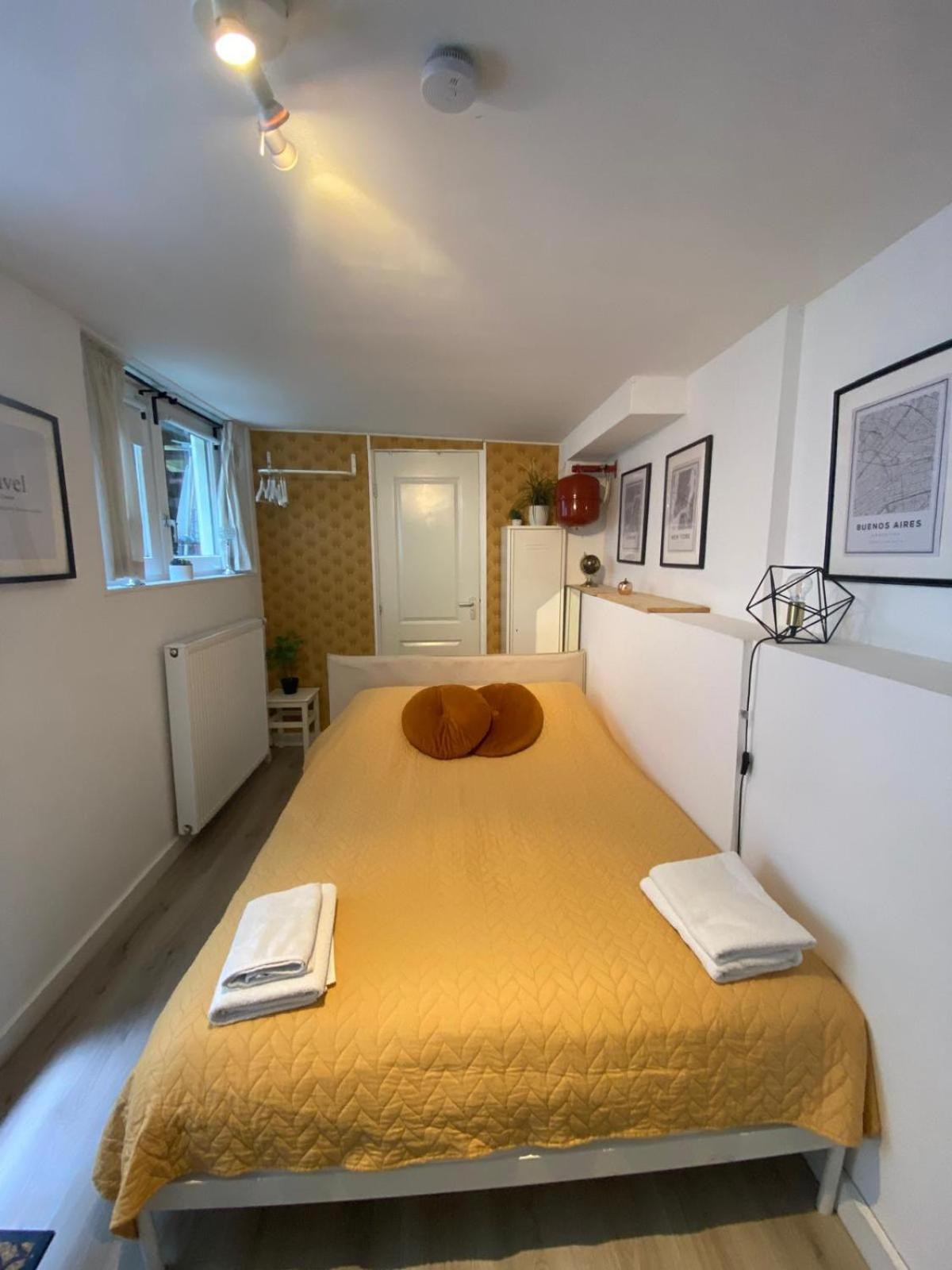 Tiny Cozy Canalhouse * Amsterdam