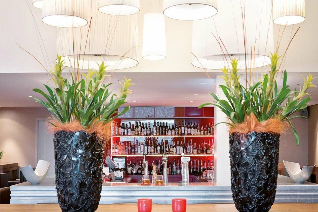 Hotel Mövenpick Centre 4*