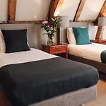 Hotel Corner House
