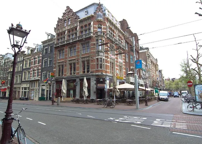 City Hotel