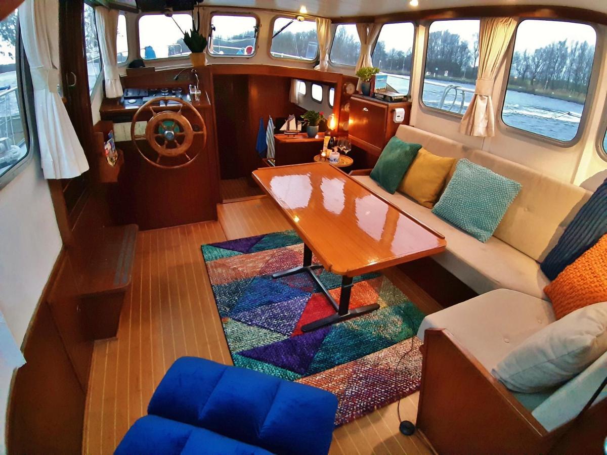 Motor Yacht Almaz *