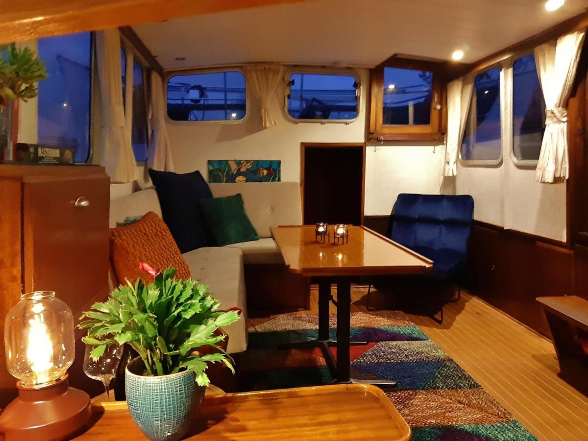 Motor Yacht Almaz Botel