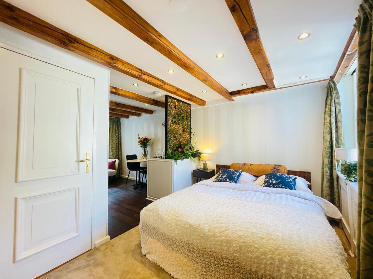 Luxury Suites The Enlightened House Bed & Breakfast *