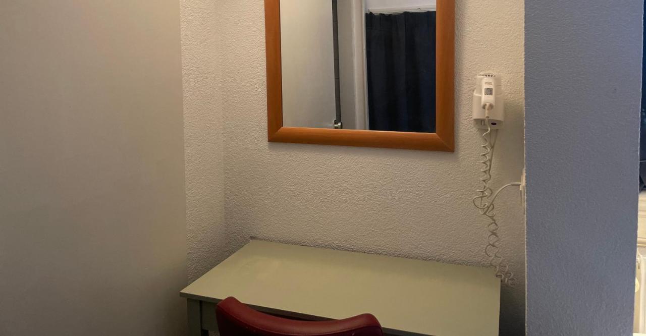 City Hotel Hotel 2*