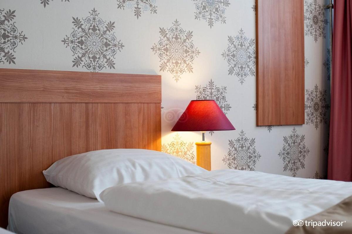 Rho Hotel