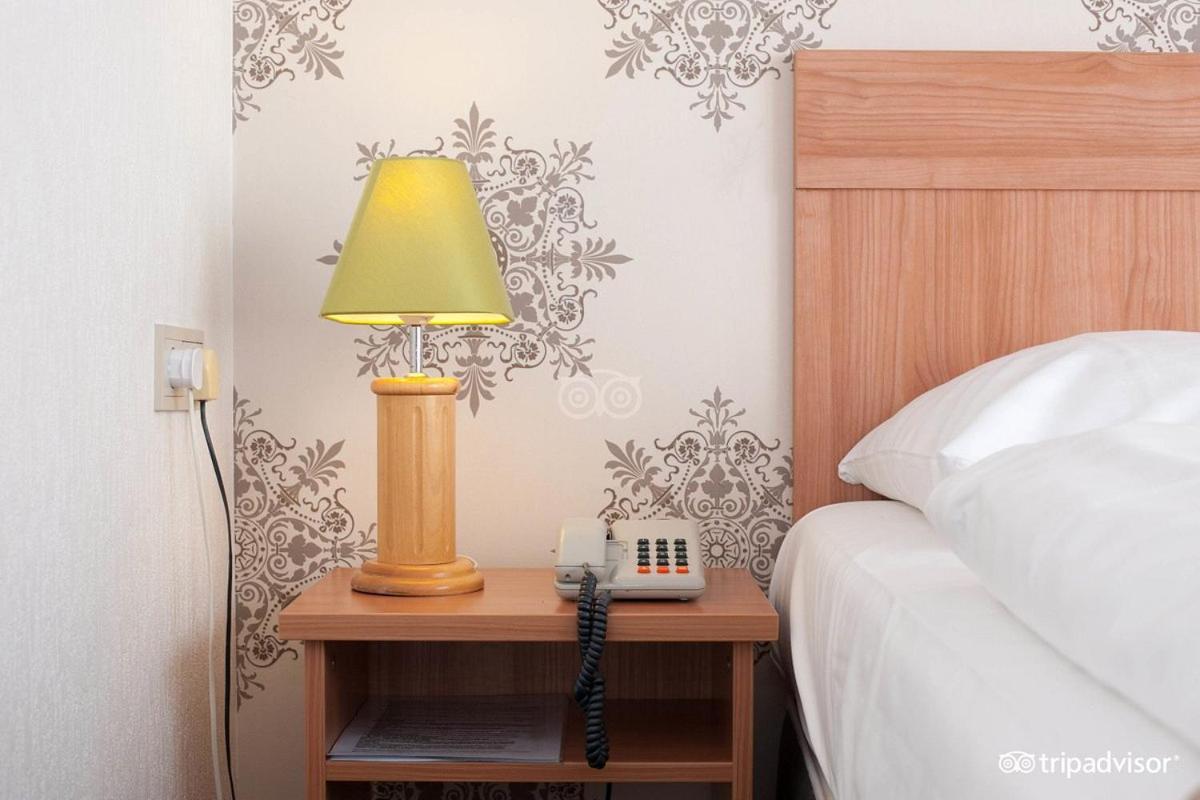 Hotel Rho 3*
