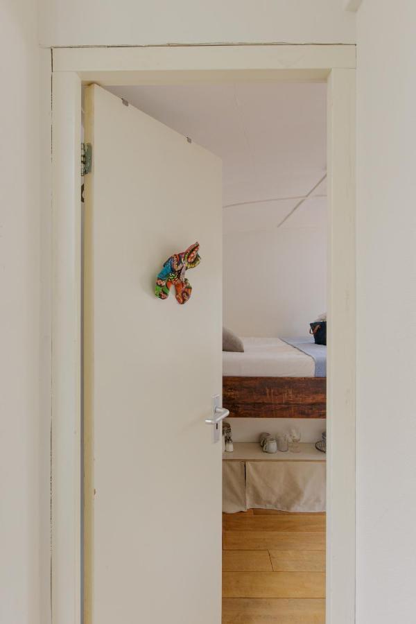 The Houseboat Family - De Jordaan *
