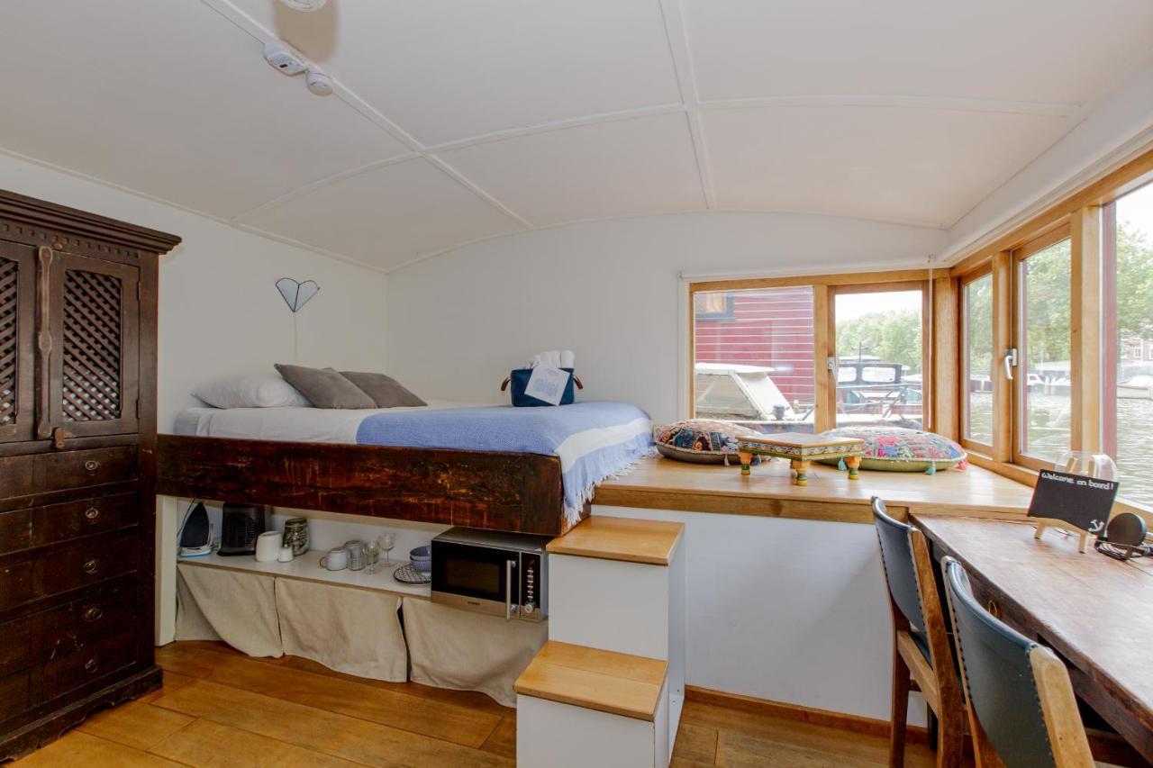 The Houseboat Family - De Jordaan *