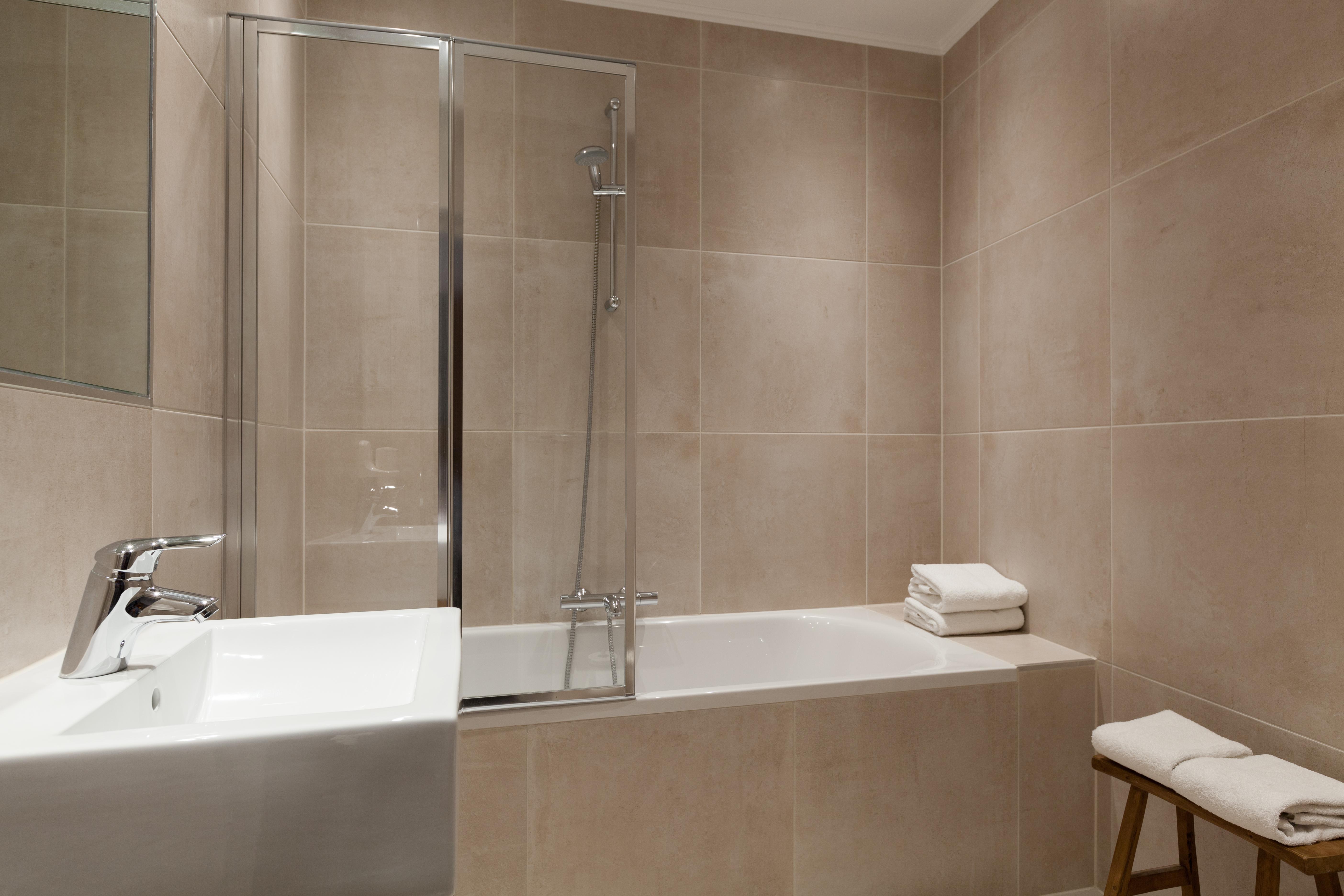 The Delphi - Townhouse 4*