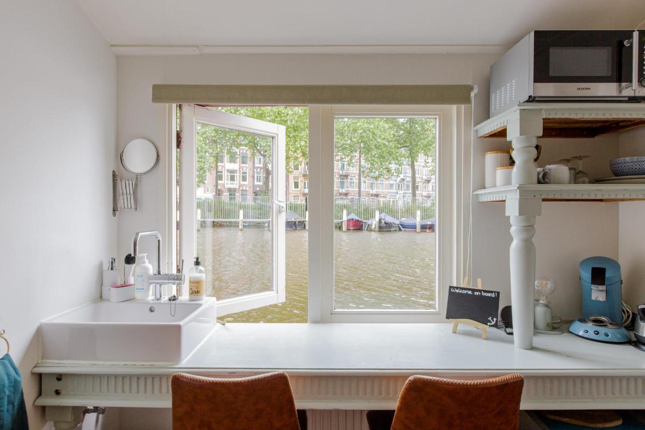 The Houseboat Family - De Jordaan Botel Amsterdam