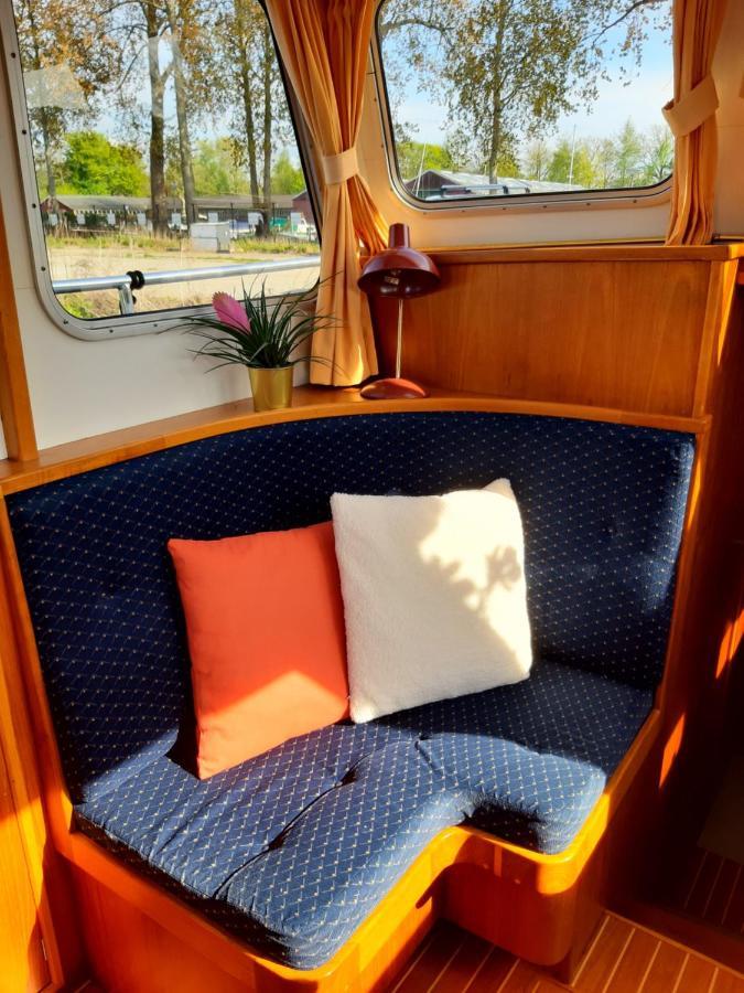 Botel Motor Yacht Amazone Amesterdão