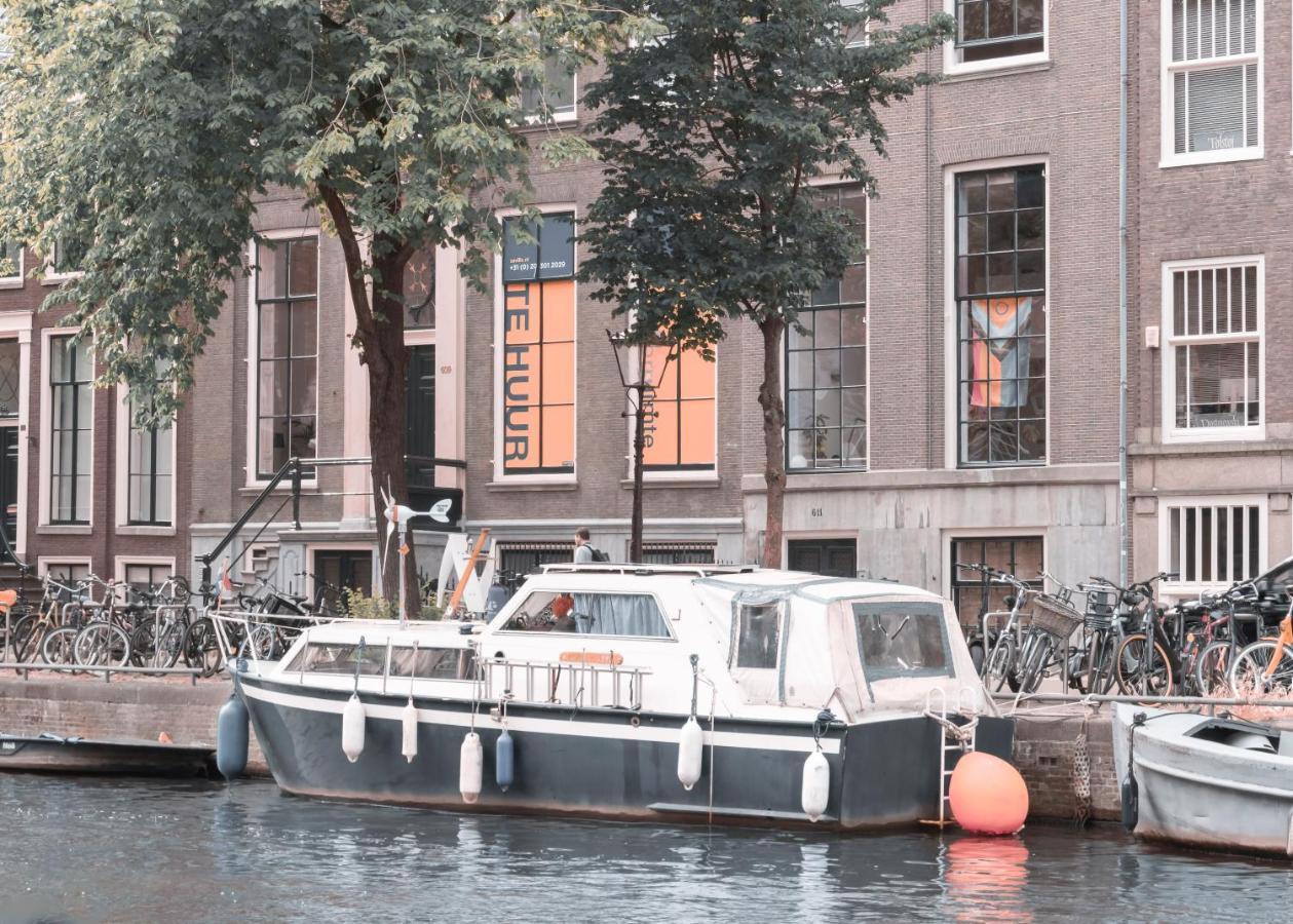 Aqua Botel