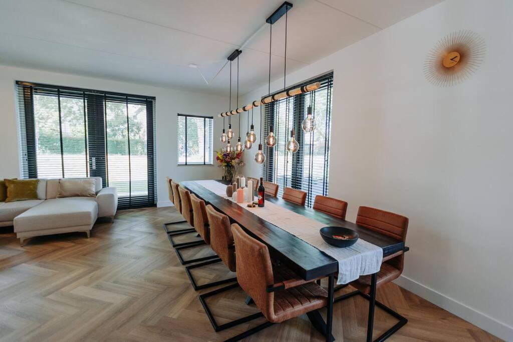 Villa Brand New Luxurious 6 Bedroom In