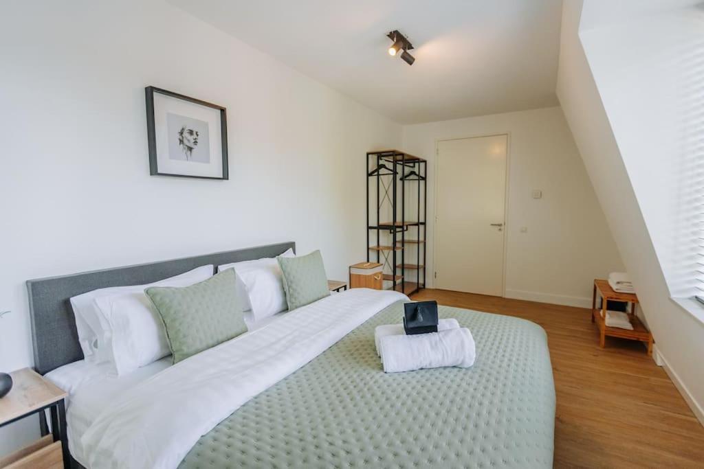 Brand New Luxurious 6 Bedroom In Villa *