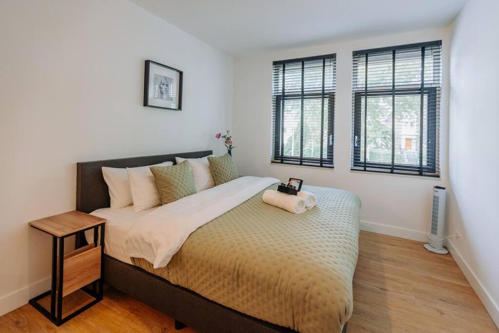 Brand New Luxurious 6 Bedroom In *