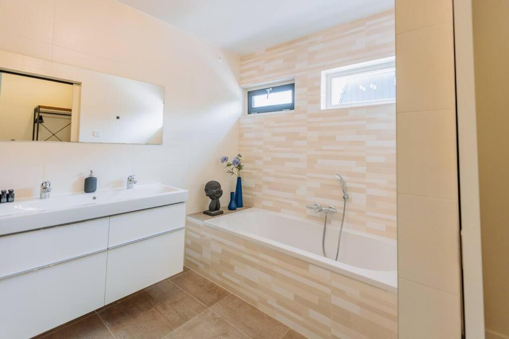 Brand New Luxurious 6 Bedroom In Villa Amsterdam