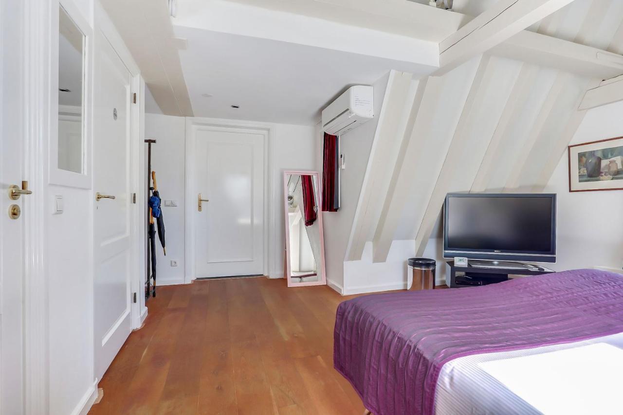 Maison d'hôtes City-centre, Canal-house, Luxurious , Stylish Bedroom, Ensuite Bathroom