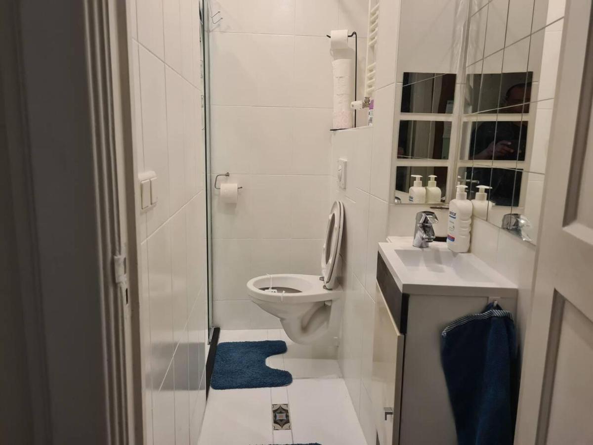 Holiday home 2 Double Bed In Sunny House In West Amsterdam