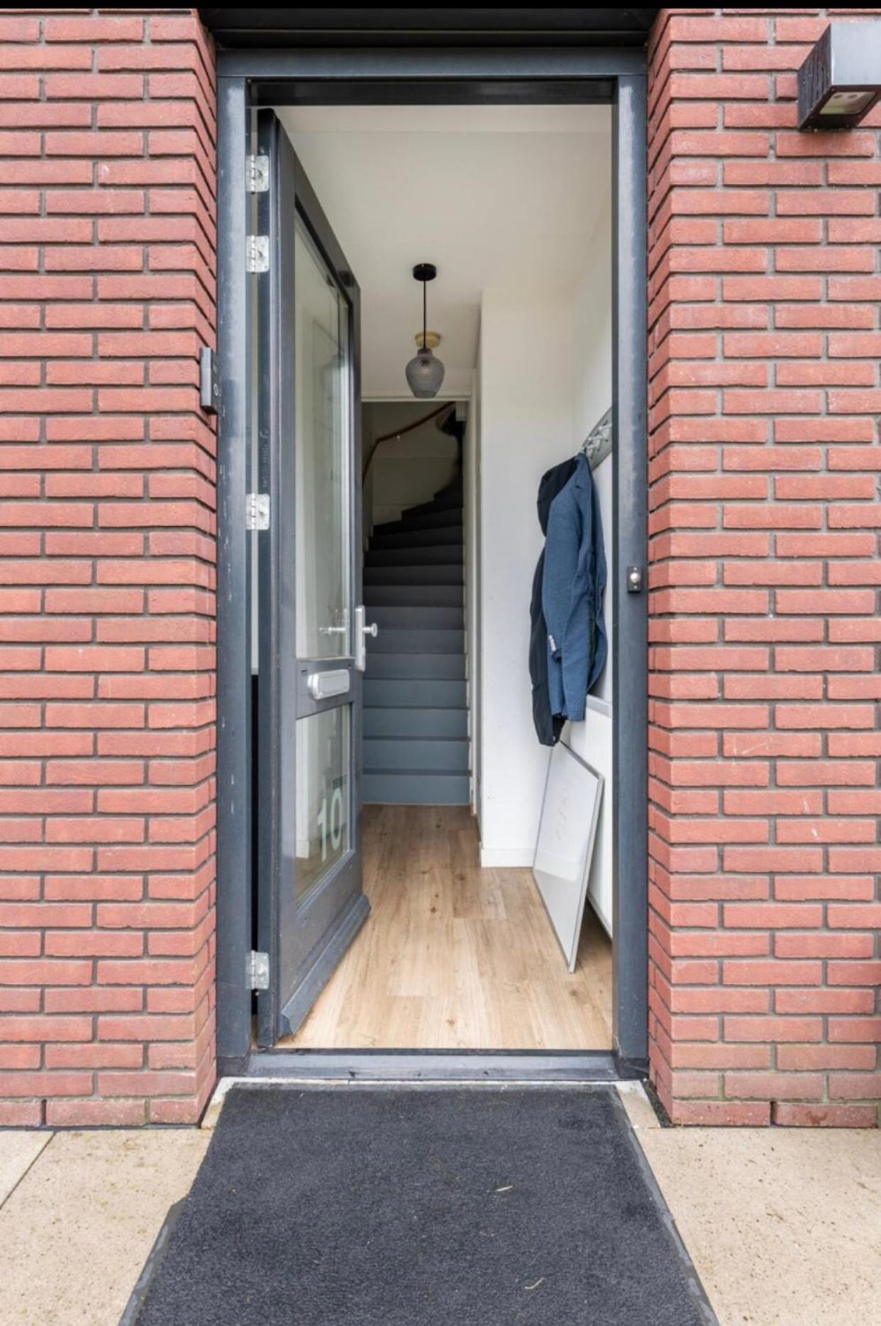 4-bedroom- Central Located- 120 Sqr Meter Apartamento *