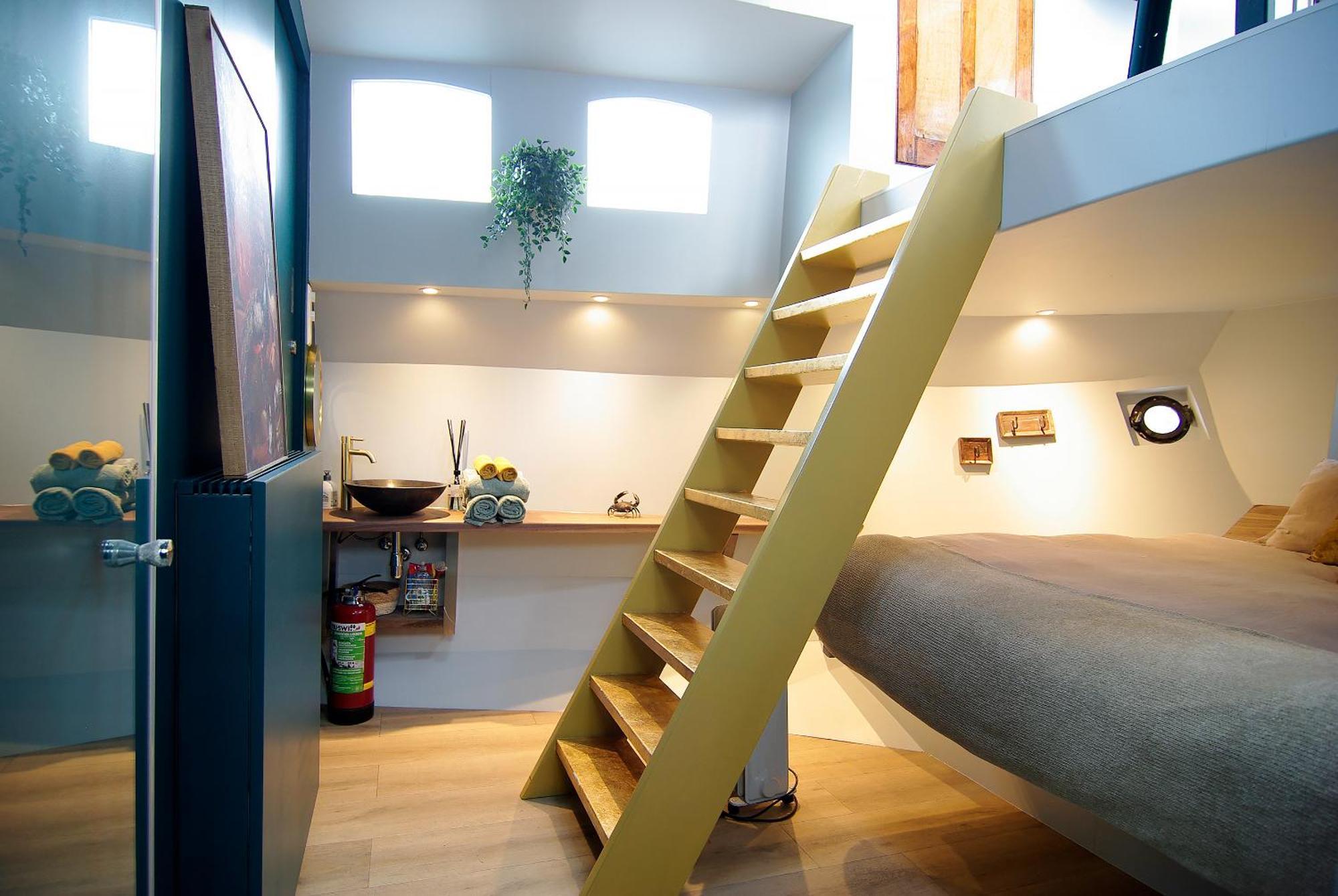 Najade Eco Houseboat Gasthuis Amsterdam