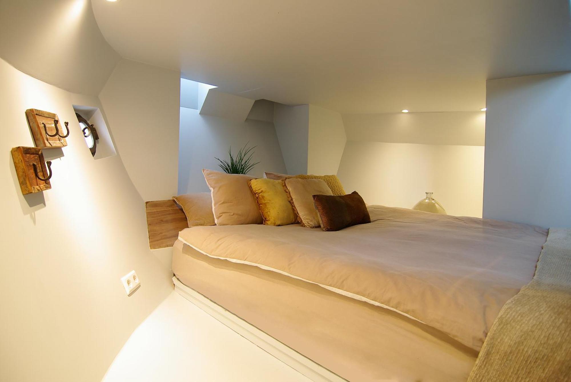 Gasthuis Najade Eco Houseboat *