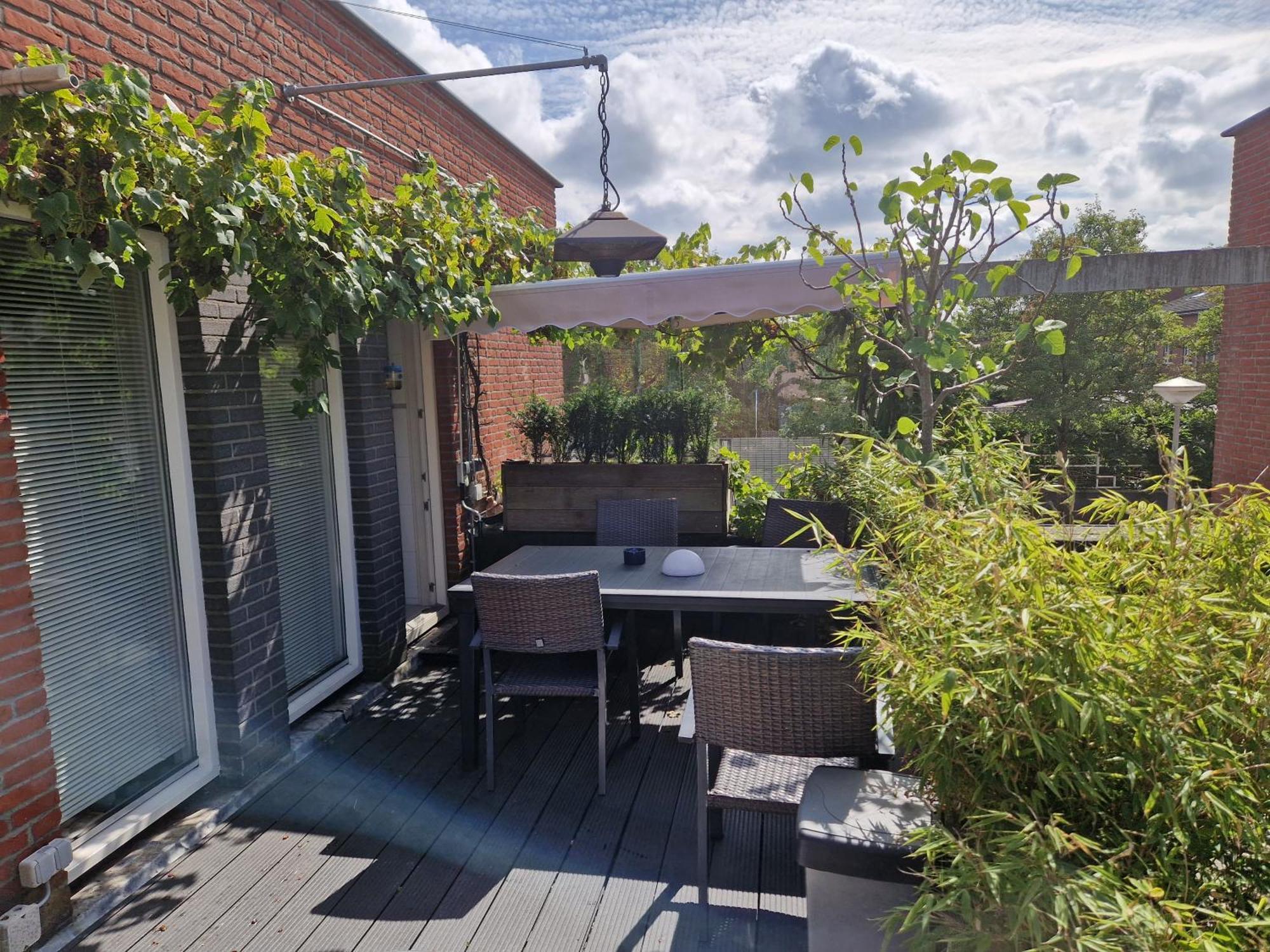 Royale En Schone Met Dakterras *
