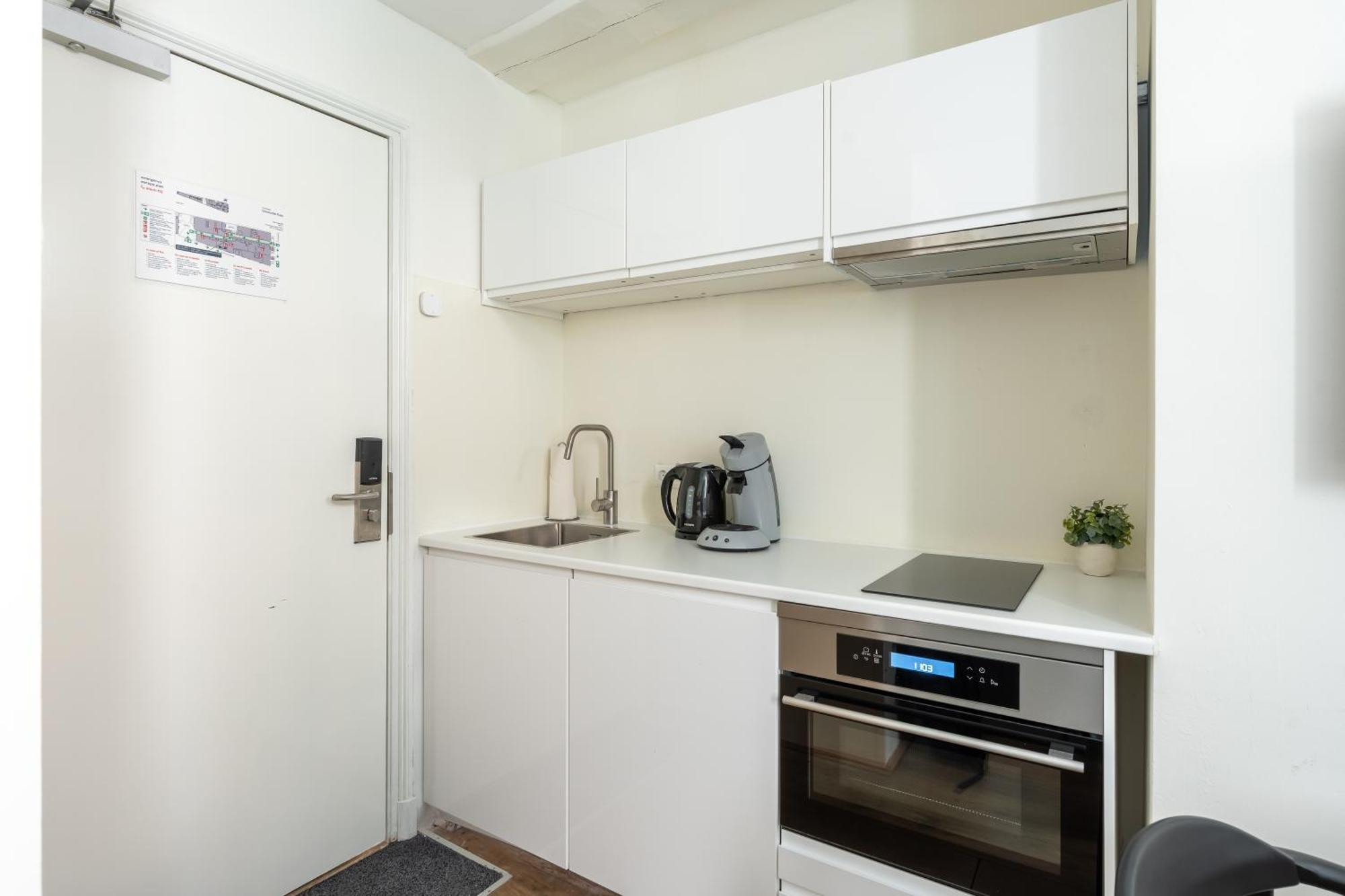 Dockside Flats Aparthotel