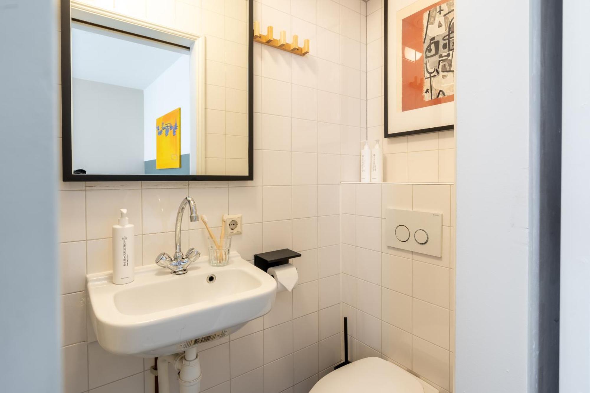 Dockside Flats 4*