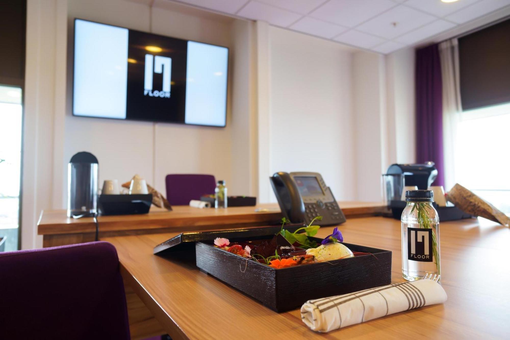 Hotel Leonardo Rembrandtpark 4*