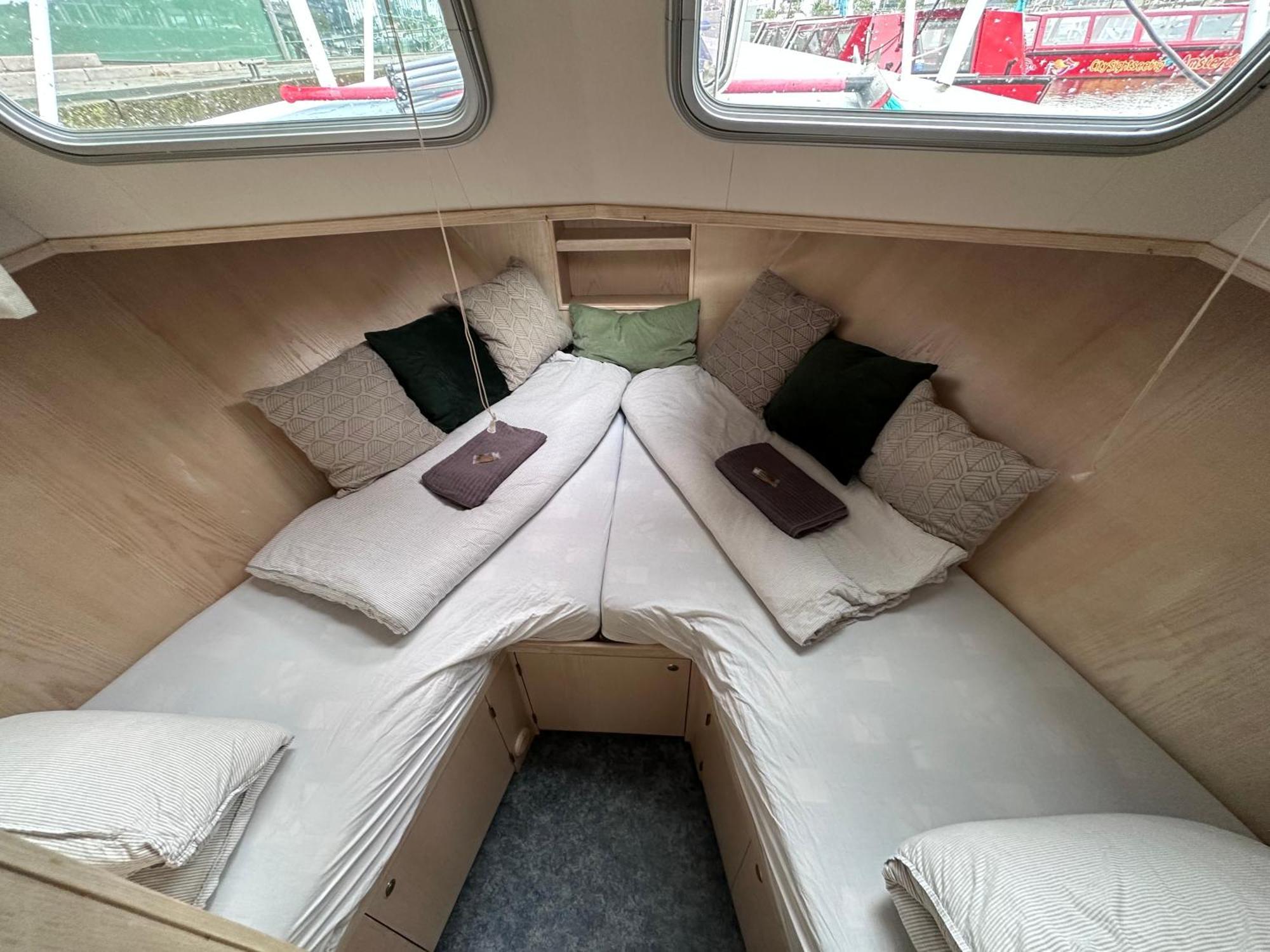 Luxury Houseboat Botel Amesterdão