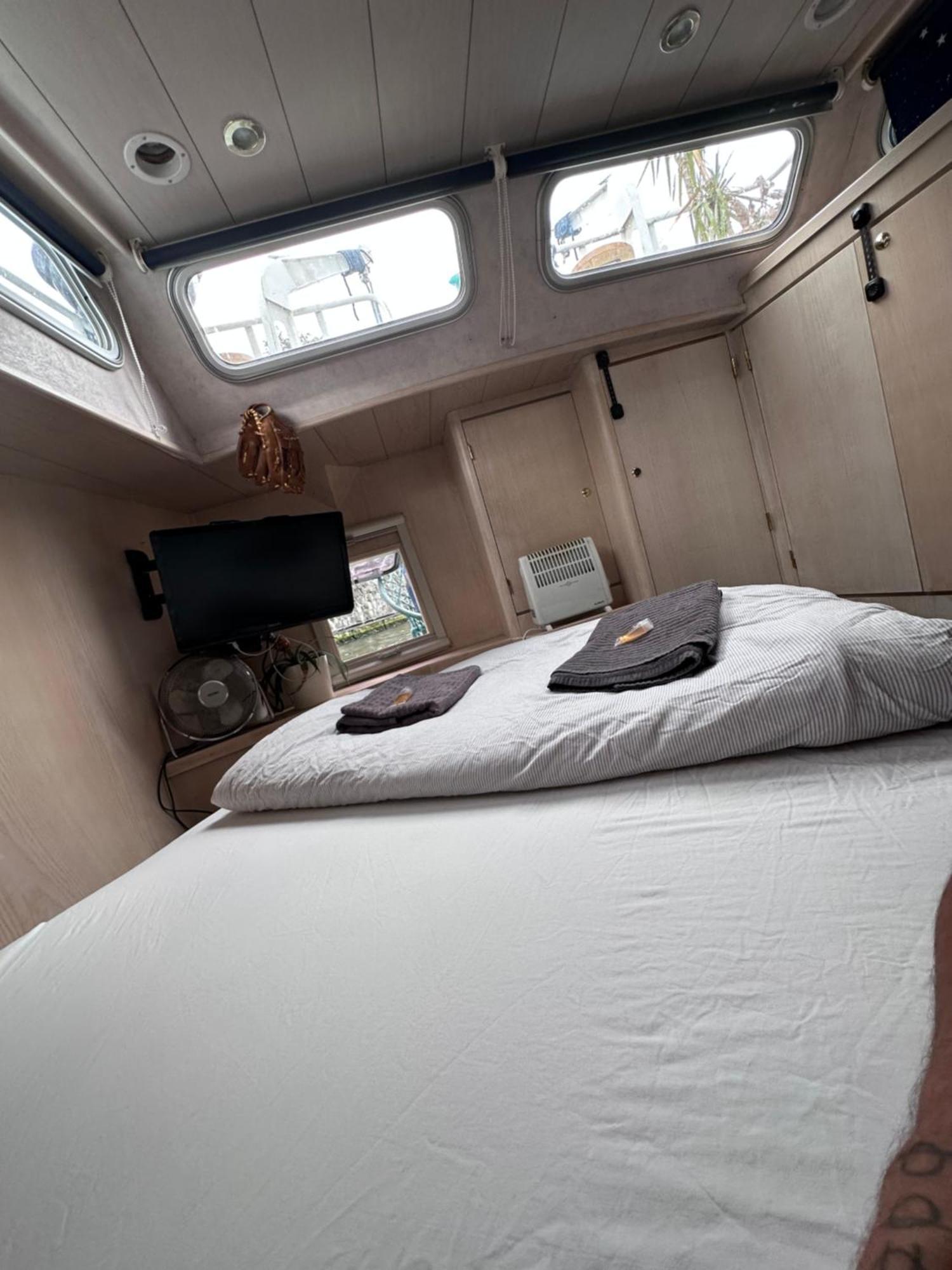 Botel Luxury Houseboat Amesterdão