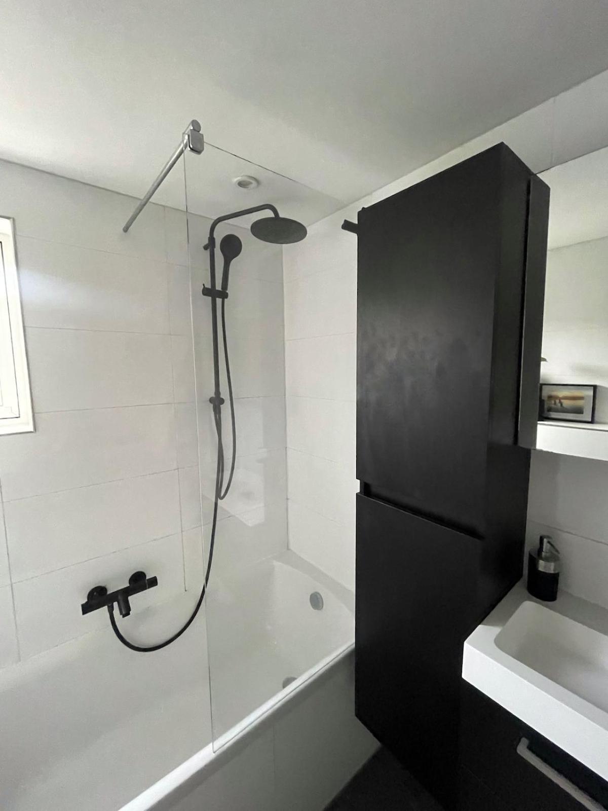 Spacious And Cozy House With Affordable Parking Hébergement de vacances Amsterdam
