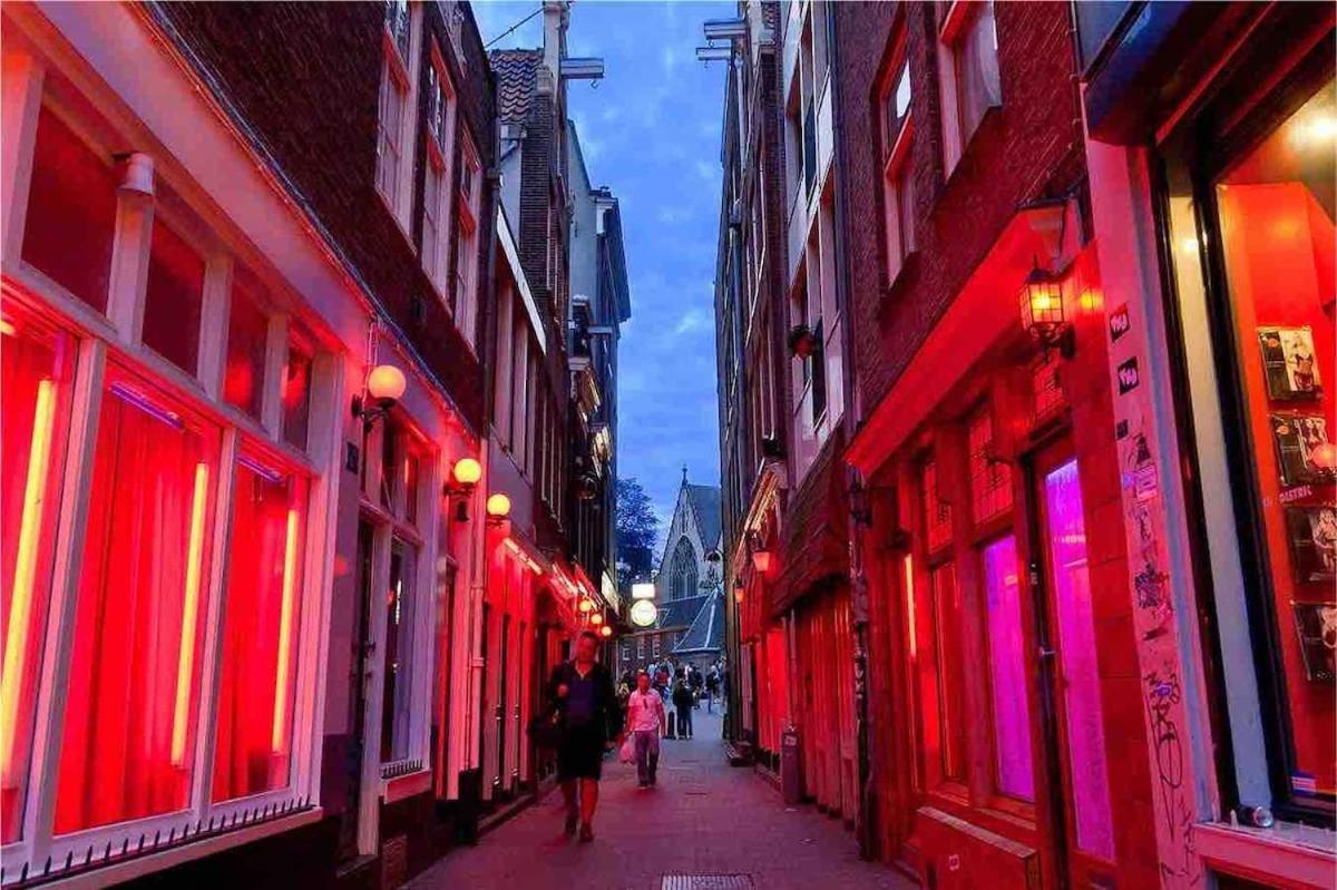 Spacious And Cozy House With Affordable Parking Amsterdam