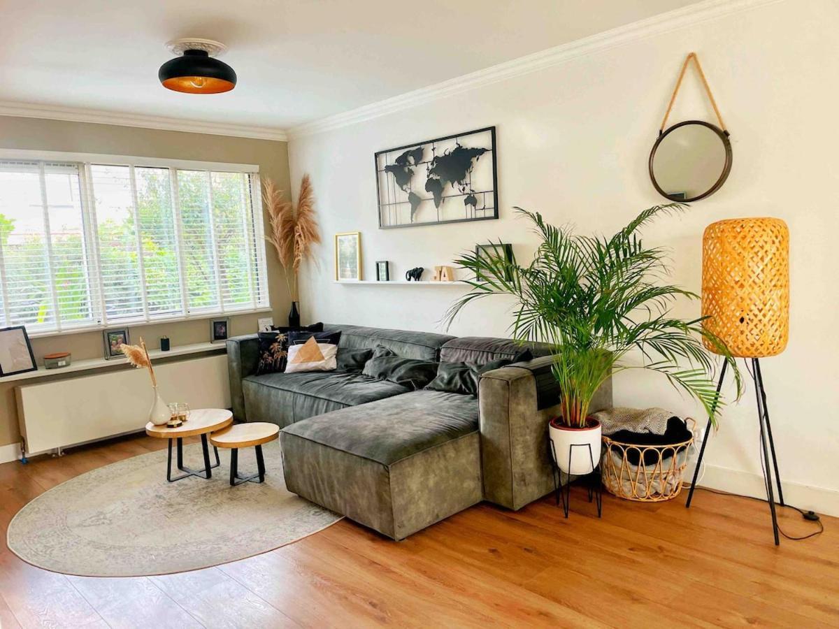 Hébergement de vacances Spacious And Cozy House With Affordable Parking *