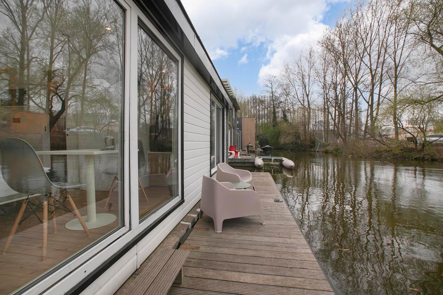 Houseboat The New - Nieuwe Acomodação com café da manhã  *