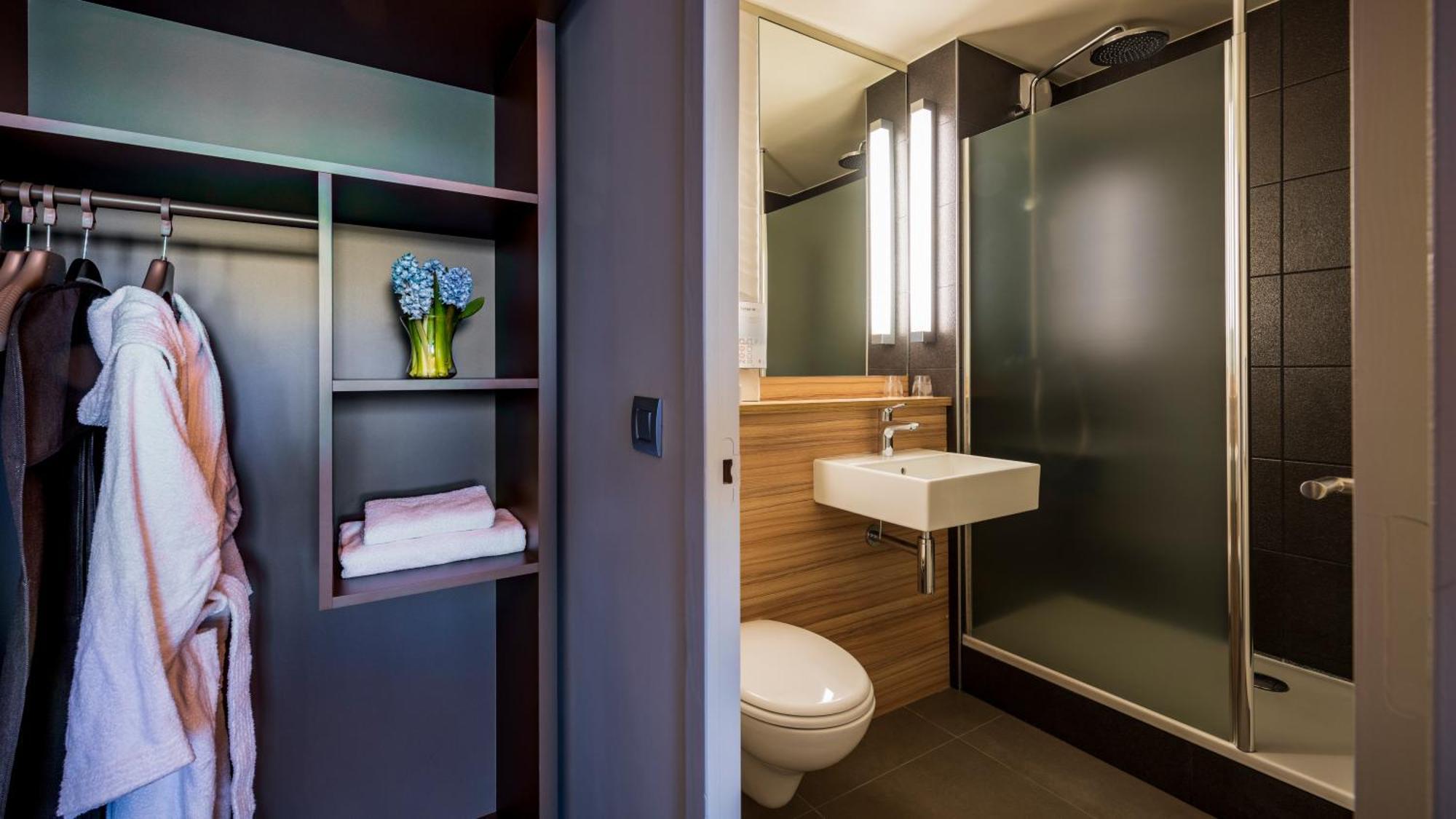 Hotel Campanile & Restaurant Zuid-oost 3*