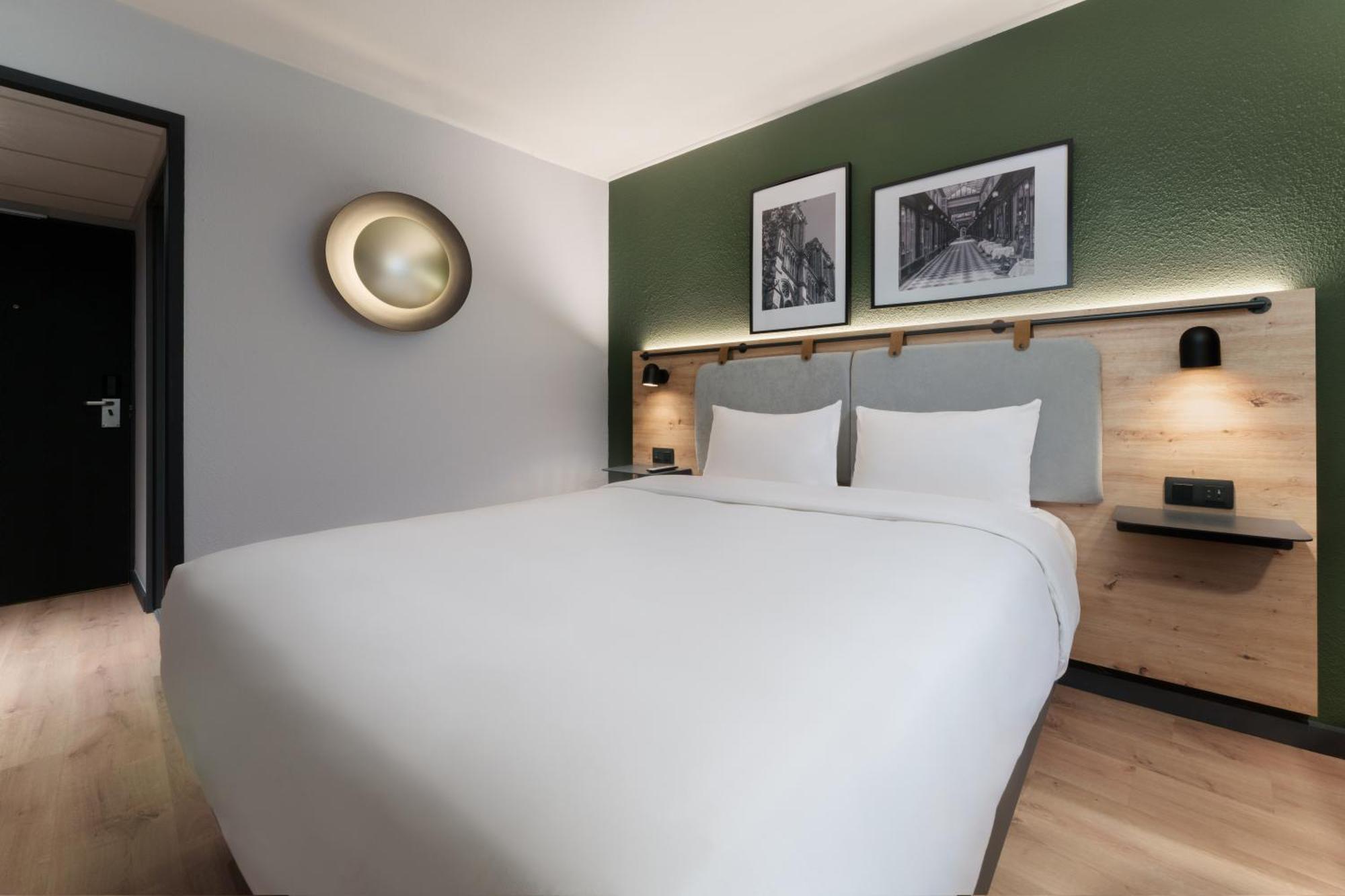 Hotel Campanile & Restaurant Zuid-oost 3*