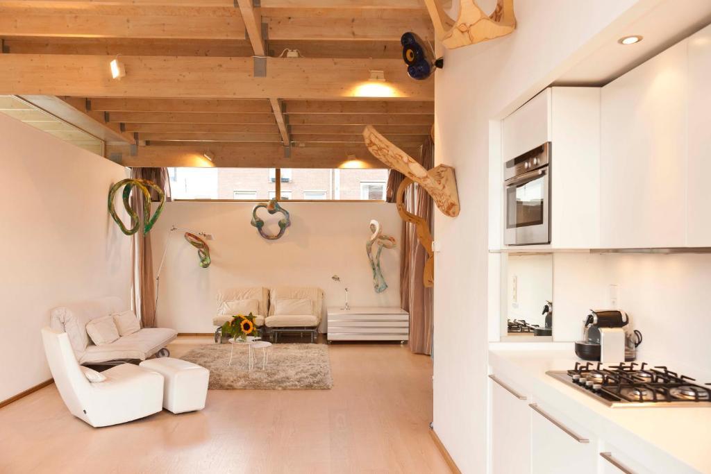 Starry Night Penthouse Apartment City Centre Bed & Breakfast *