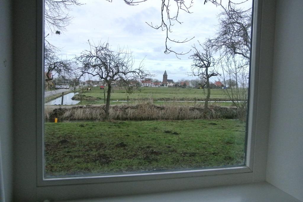 Bed & Breakfast Voorhuis En Klein Waterland