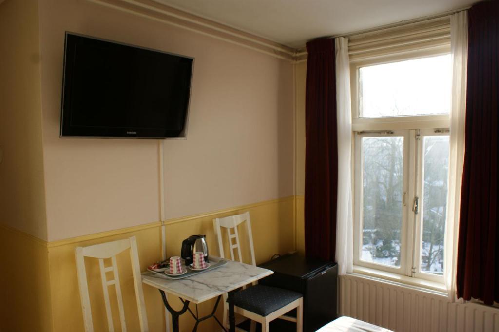 Hotel De Westertoren 2*