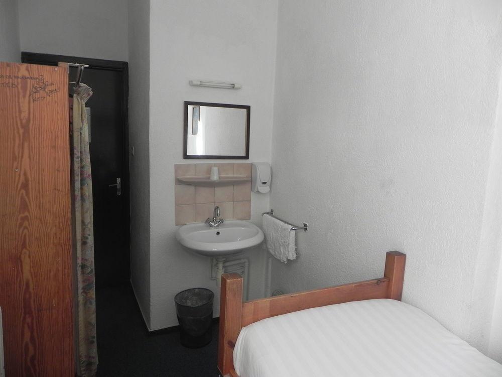 Hotel Crown *