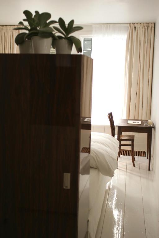 Miauw Suites, Canal View City Centre Acomodação com café da manhã 