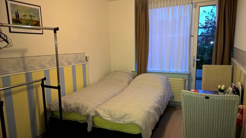 Bed And Breakfast Amsterdam Holy Dove Acomodação com café da manhã  2*